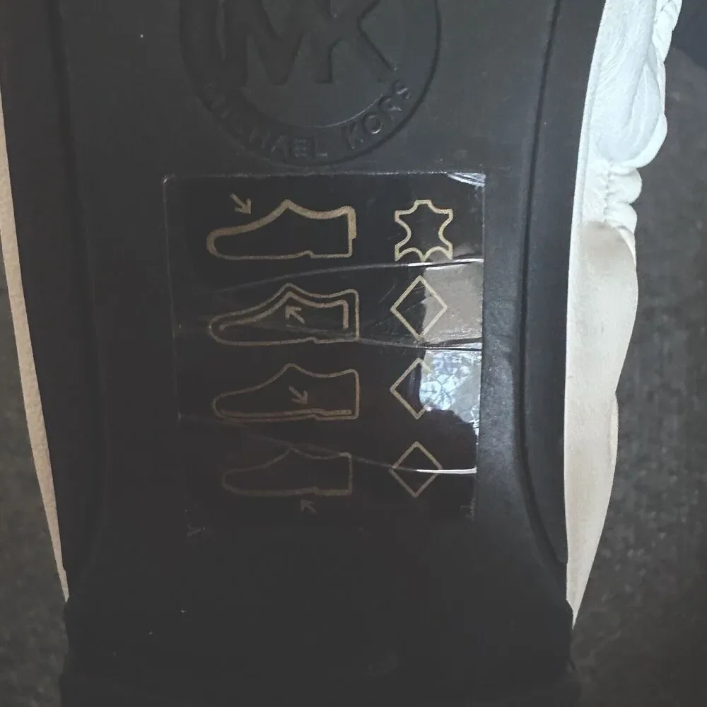 Michael Kors Women's City Ballet Leather/Patent Nude Black Flats‎ Size 6M